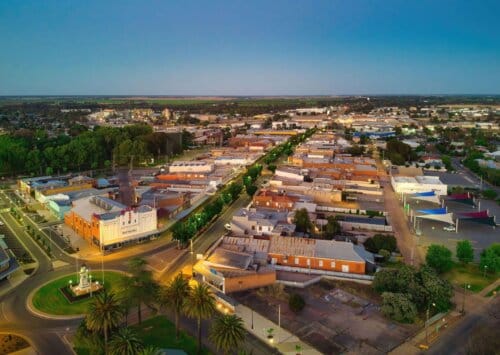 Leeton 